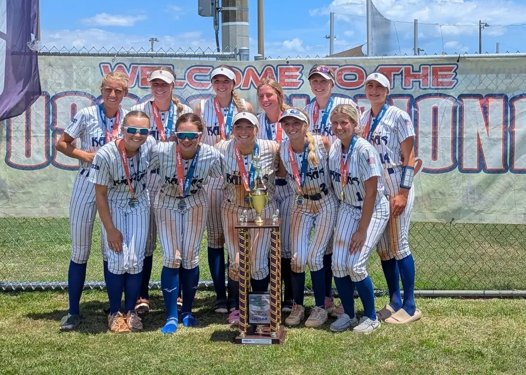 teamkansashall's tweet photo. Week one of the USSSA Gulf Coast National Championship conclude with Team Kansas Hall taking 3rd place overall. Great job ladies! 💪🏼🥎 @kcroossb @SCCBobcats1 @FSCCSBHounds @EState_Softball @jccc_softball @GoShockersSB @IchabodSB @jewellsoftball @BluejaySoftball @Gorilla_SFB https://t.co/11JkMplMy7