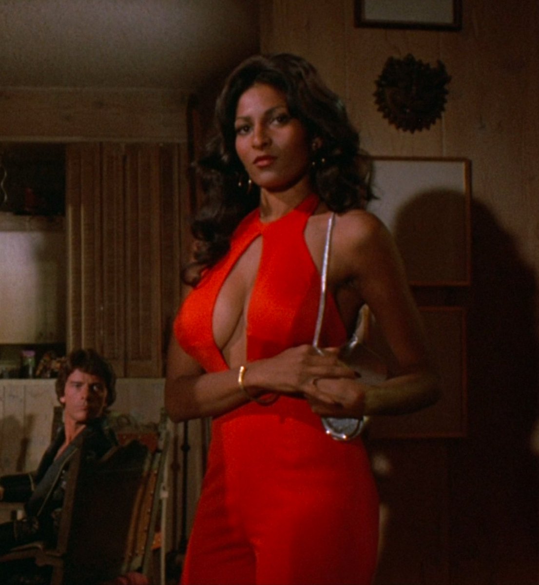 redroIa's tweet image. pam grier in foxy brown, 1974