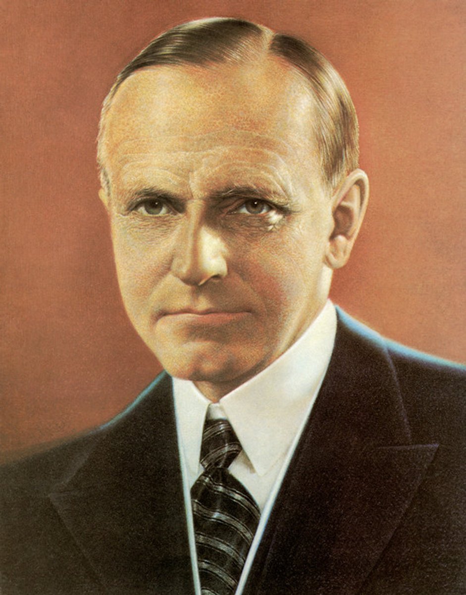 In addition to American Independence Day, today is also Calvin Coolidge's birthday. The US President who introduced the policy of laissez-faire thereby became the reason for the improvement of the economy and the growth of jobs. A patriot who believed in the country.