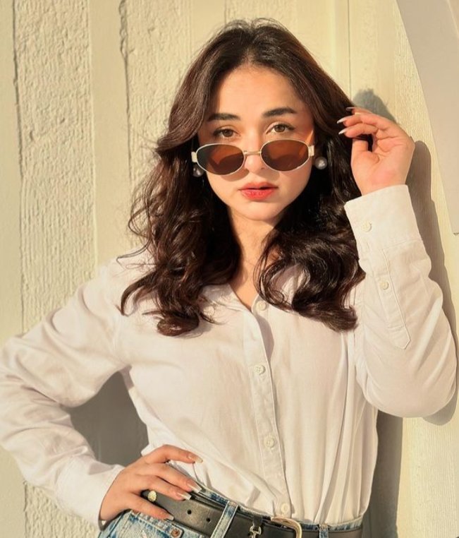 Wow she's looking so beautiful 😍
#YumnaZaidi