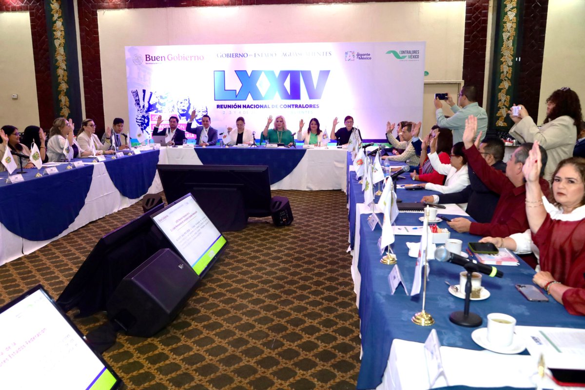 CPCE-F (@contraloresmx) on Twitter photo En la recta final de la LXXIV Asamblea Nacional de la Comisión Permanente de Contralores Estados-Federación (CPCE-F), se desarrolló con la presentación de informes clave que fortalecieron el trabajo coordinado.
La Dra. María Guadalupe Ramírez Zepeda, a cargo de la <a href="/STRCSinaloa/">Secretaría de Transparencia y Rendición de Cuentas</a> En la recta final de la LXXIV Asamblea Nacional de la Comisión Permanente de Contralores Estados-Federación (CPCE-F), se desarrolló con la presentación de informes clave que fortalecieron el trabajo coordinado.
La Dra. María Guadalupe Ramírez Zepeda, a cargo de la <a href="/STRCSinaloa/">Secretaría de Transparencia y Rendición de Cuentas</a>