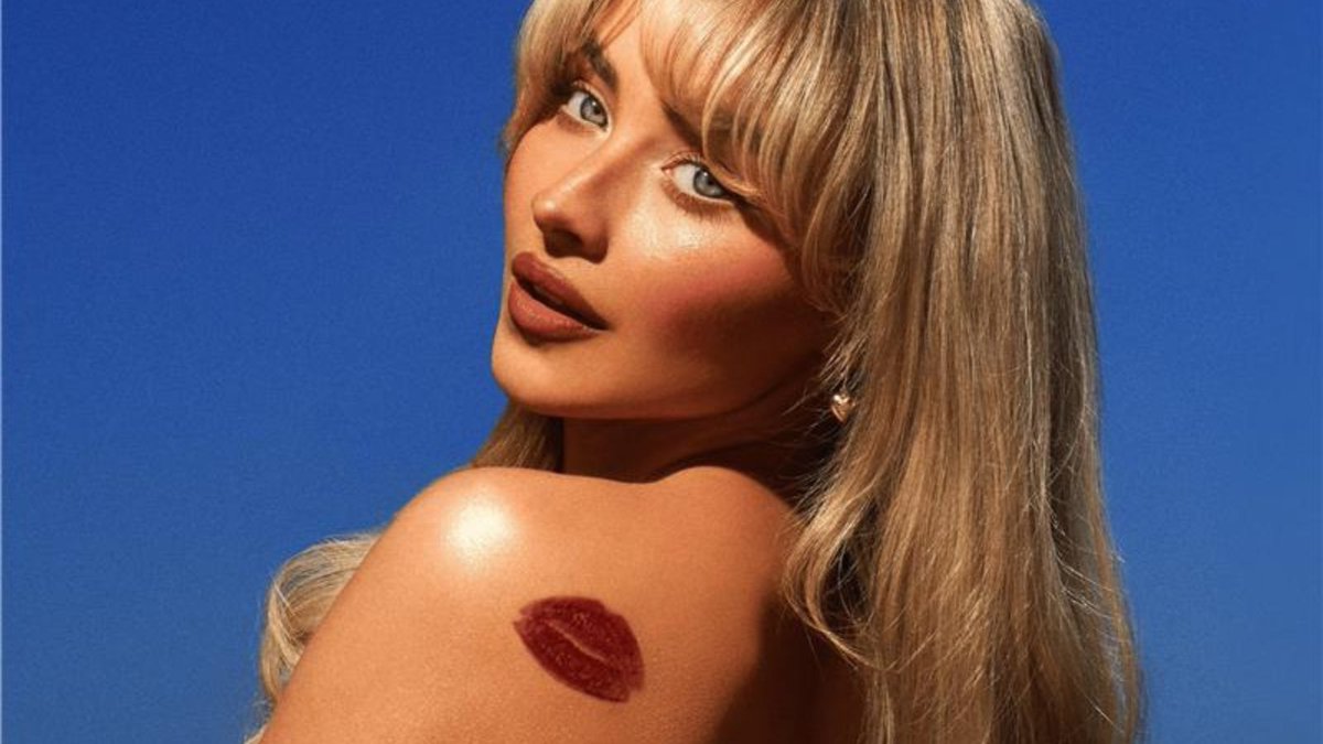 Breaking hearts AND records 💋 <a href="/SabrinaAnnLynn/">Sabrina Carpenter</a> breaks the record for the longest consecutive Top 5 solo album with her 2024 LP Short N' Sweet.

Not so short after all?😉 Read more: officialcharts.com/chart-news/lor…