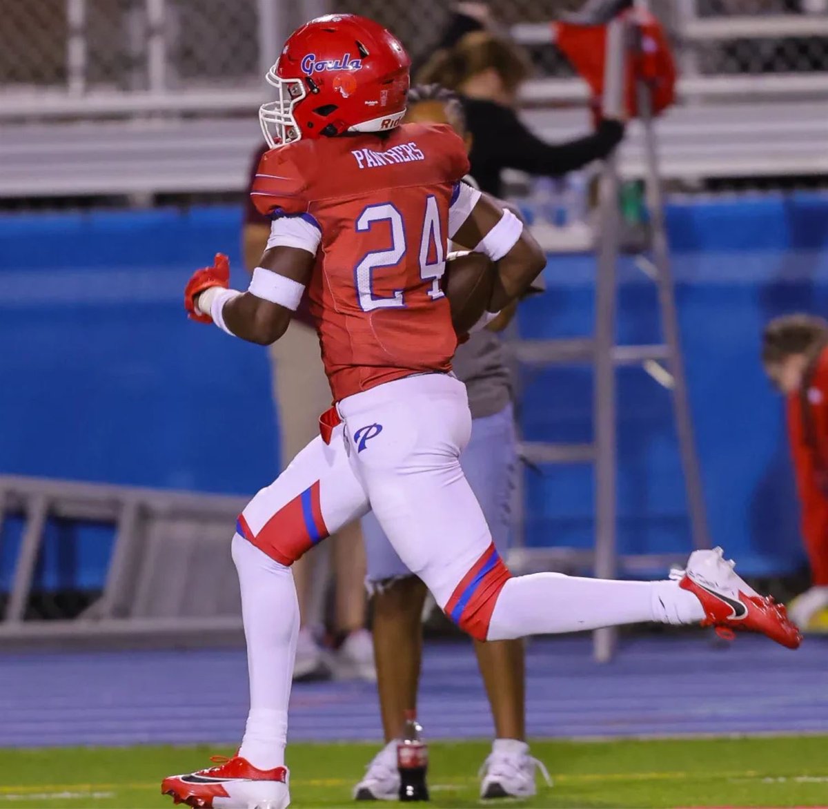 ChillGuyComittment:

RING THE BELL! 🔔 C/O ‘26 Tomareo Johnson has committed to MSU! Johnson is a 6-2, 190 lbs. 3⭐️ S from Pascagoula HS (Pascagoula, MS). Johnson began his career on the gridiron last fall, and he finished his Junior season with 70 tackles, 6 INTs, and 12 PBUs.