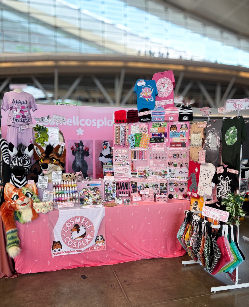 HELLO ANTHROCON! 🐾
-
Are you ready for an amazing day in the dealers den? I sure am! Come check out our 3 beautiful critters who are looking for a home! We also have ALL of the seasonal fursuit spray scents available (while supplies last!) 💕
-
Come say hi in row G, table 16! ✨
