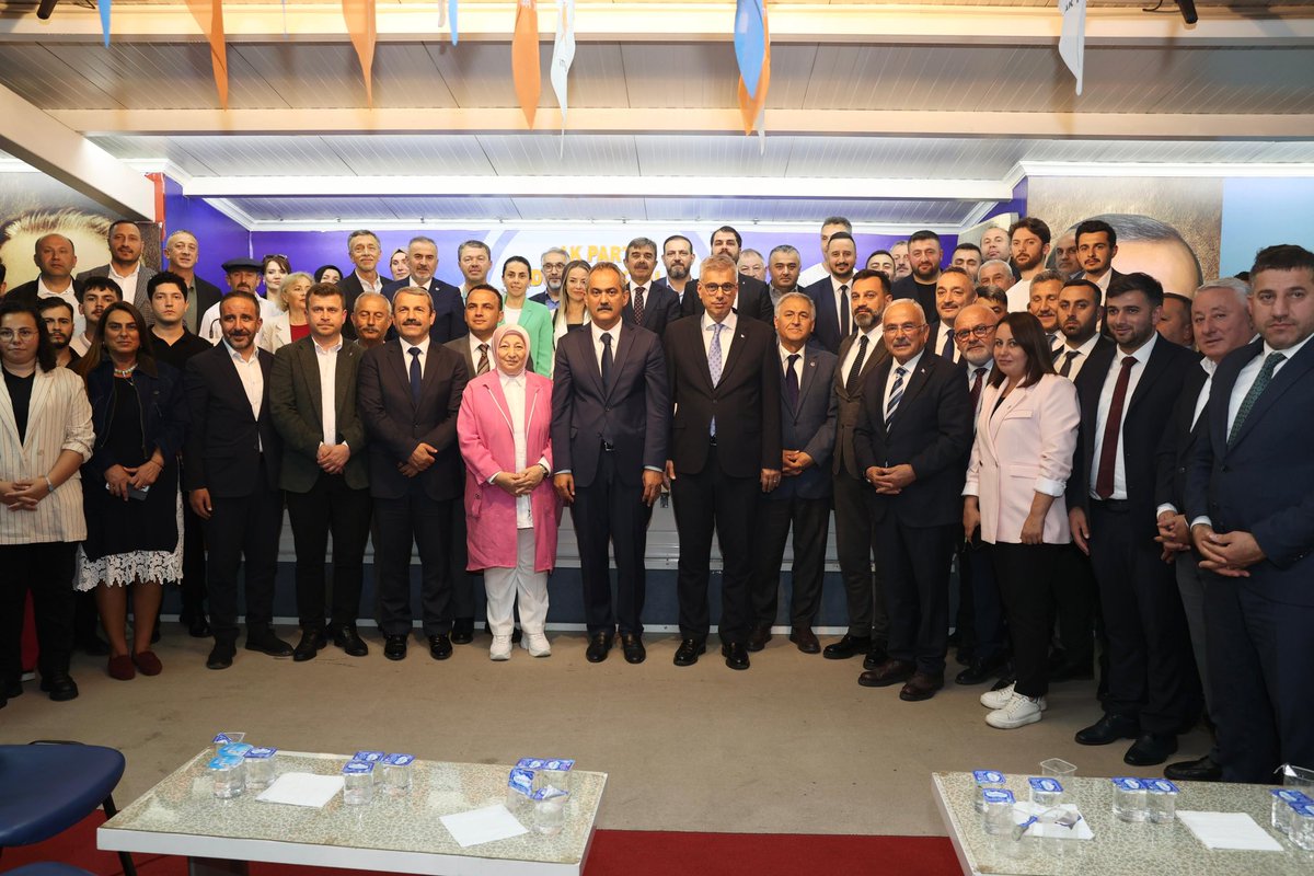 📍AK Parti Ordu İl Başkanlığı 

Ordu teşkilatımızla bir araya geldik. Yürüttüğümüz çalışmaları ve devam eden projelerimizi değerlendirdik. 

Şehrimizdeki sağlık hizmetlerini ve sağlık yatırımlarını ele aldığımız verimli bir görüşme gerçekleştirdik. 

Nazik misafirperverlikleri