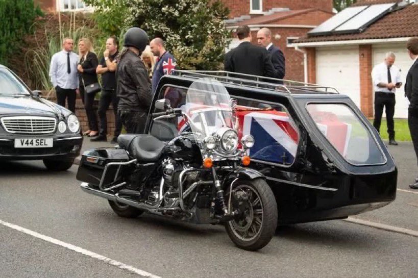 Sam’s funeral which was held at Stafford Crematorium 😢💔

Thank you for your service Sam ❤️

Lest we forget 🇬🇧