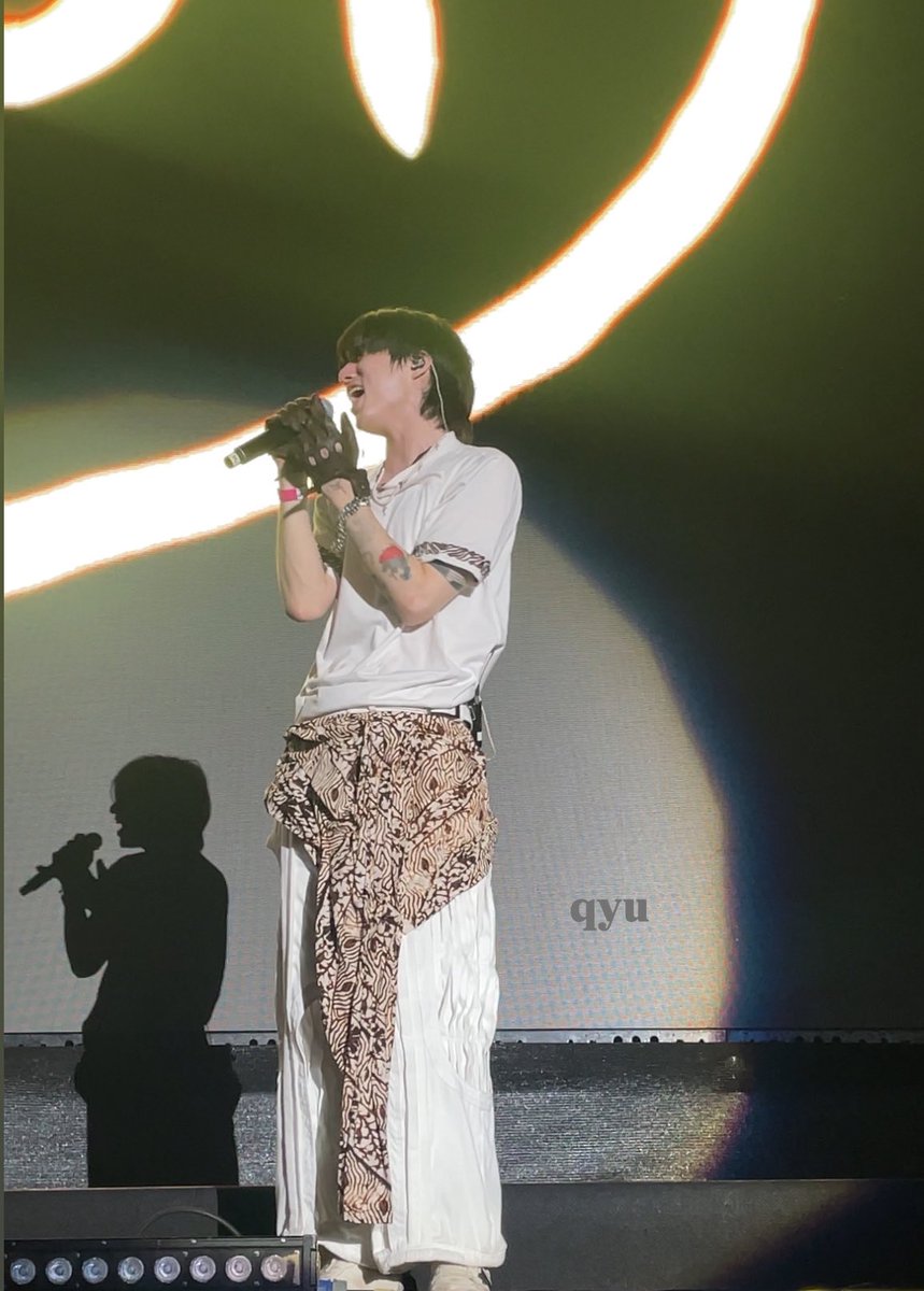 qyu12021's tweet image. Even the shadow was perfect 🥹 @eaJPark
#eaJ1EP #eaj1 #canwejustpause
#eaJatPrambananJazz #eaJinPJF #eaJPark