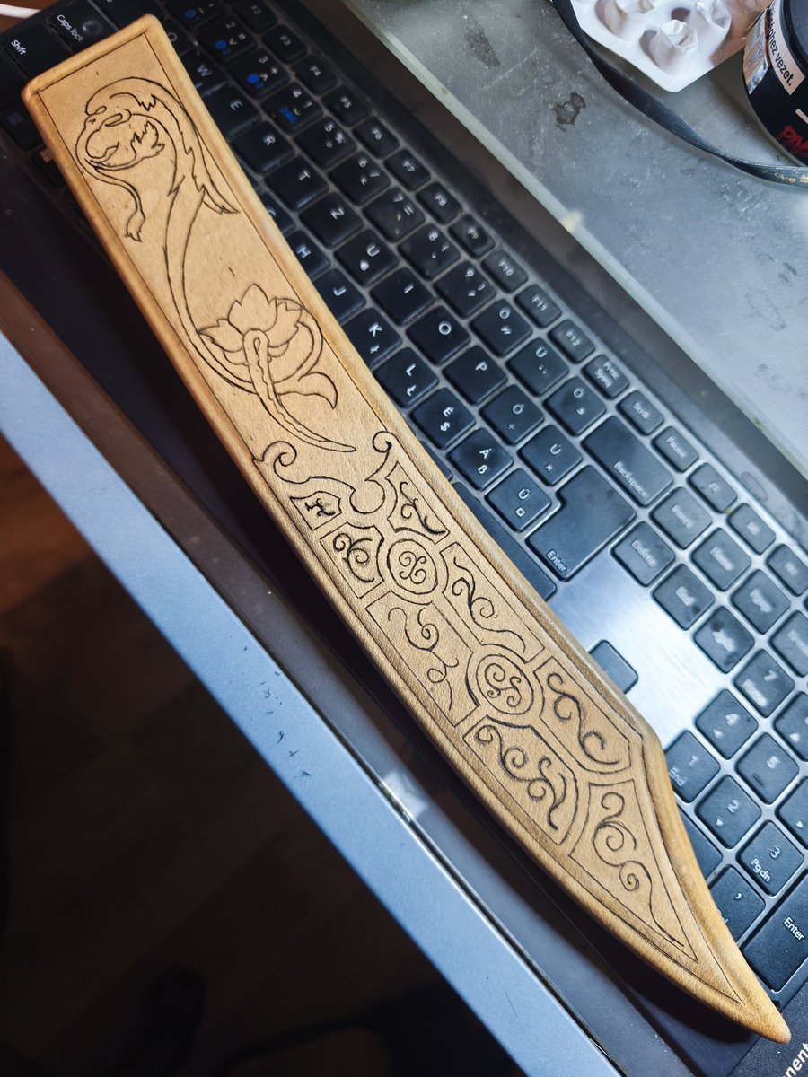 Daily oxymoron: simplified mannerist decor.
Also, I really like drawing these messed-up acanthusdolphinparrot... things from the 16th century.