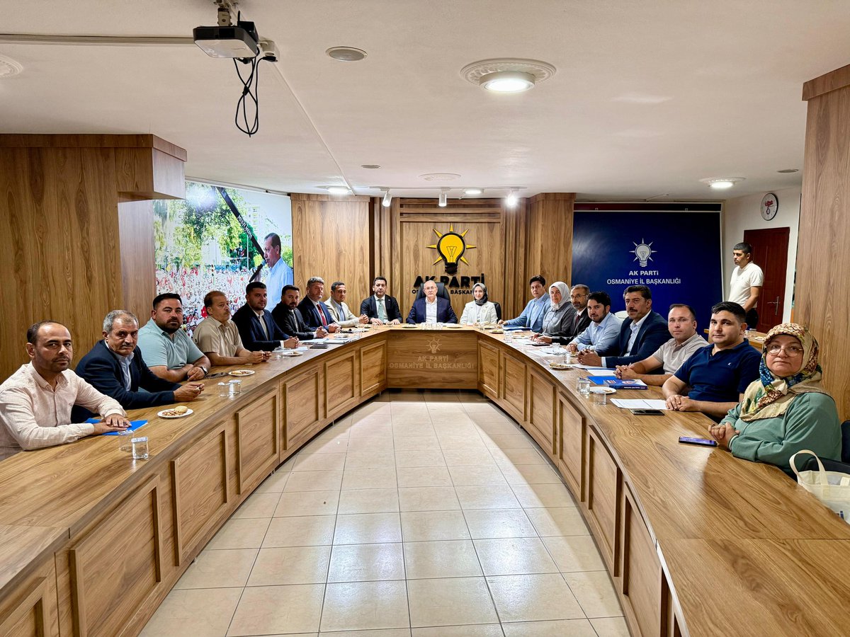 📍AK Parti İl Başkanlığı 

Genel Merkez Seçim İşleri Bölge Koordinatörümüz Sn. Halil Özyolcu ve Genel Merkez Kadın Kolları Seçim İşleri Başkan Yardımcısı Sn. Bahar Bal'ın katılımlarıyla, İlçe Başkanlarımızın iştirakiyle istişare ve değerlendirme toplantımız gerçekleştirildi.