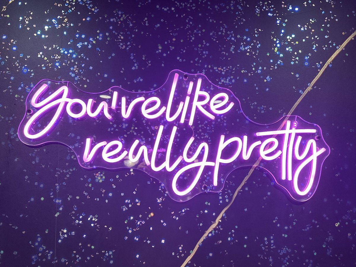 NurseMisty88's tweet image. ✨ “You’re like, really pretty.” ✨
A reminder that the world needs more random compliments, more sparkle, and more reasons to smile—even in the most unexpected places. 💜 #Nashville #SelfLove #InspoEverywhere