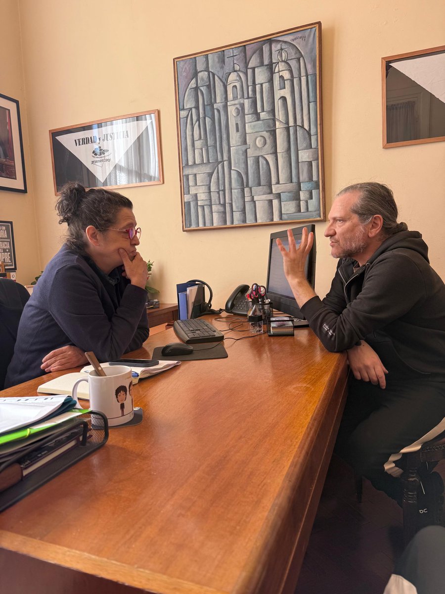 Pasado_Reciente's tweet image. En el marco de la construcción de políticas públicas en memoria, la SDHPR se reunió hoy con Darío Sztajnszrajber para proyectar acciones conjuntas de reflexión y pedagogía de la memoria.
#Memoria #Verdad #Justicia #DDHH