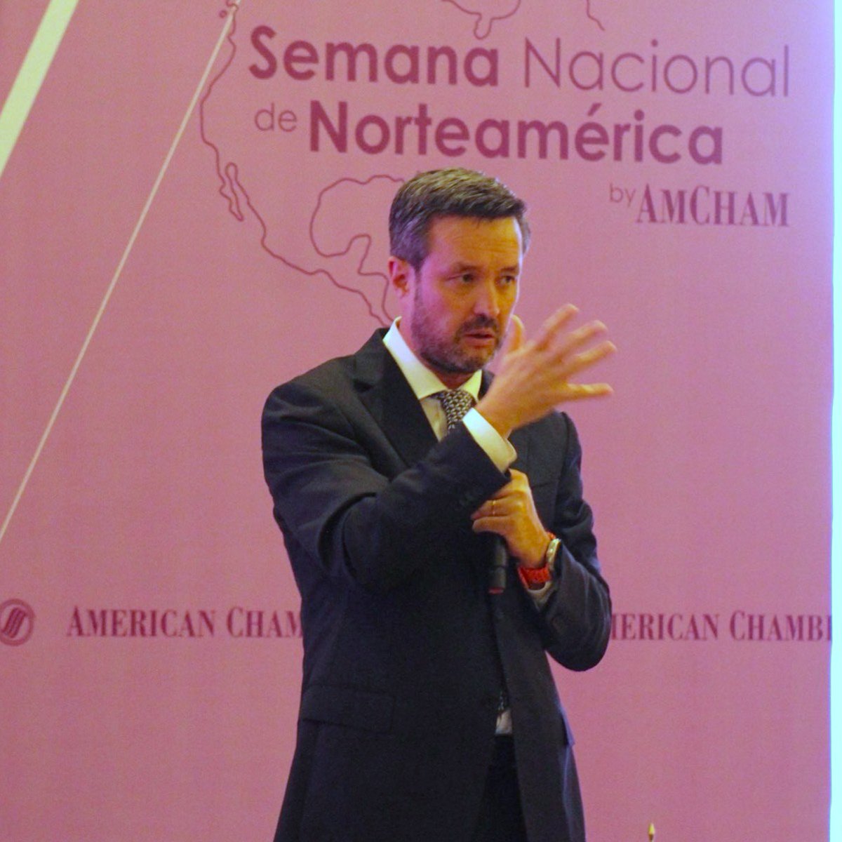 TsuruMx's tweet photo. At the crossroads of history, Mexico must choose the path of technology.
Kiyoshi Tsuru, Founding Partner, took part in the opening of #NorthAmericaWeek organized by @AmChamMexico as a panelist in “Plugged In: Gaming, Growth & the Next Digital Wave,” alongside Rafael Sánchez from @MSFTMexico.
During his participation, he emphasized the role of Artificial Intelligence as a driving force to close the digital divide and position Mexico as a globally competitive economy.
#AI #Gaming #TechinMexico #AmChamMexico #TsuruAbogados