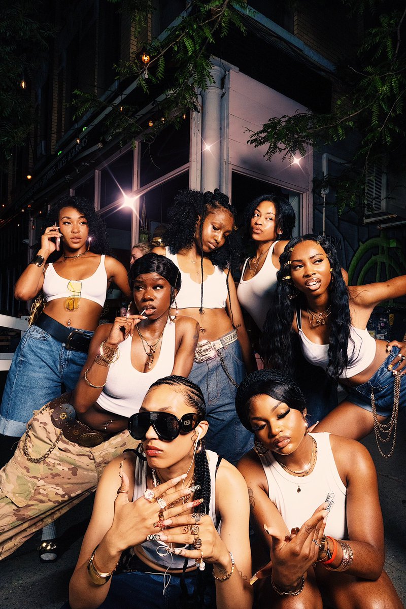 Summer in NY Part 1:
Black American Princesses ☀️🗽
Shot and edited by me in Brooklyn