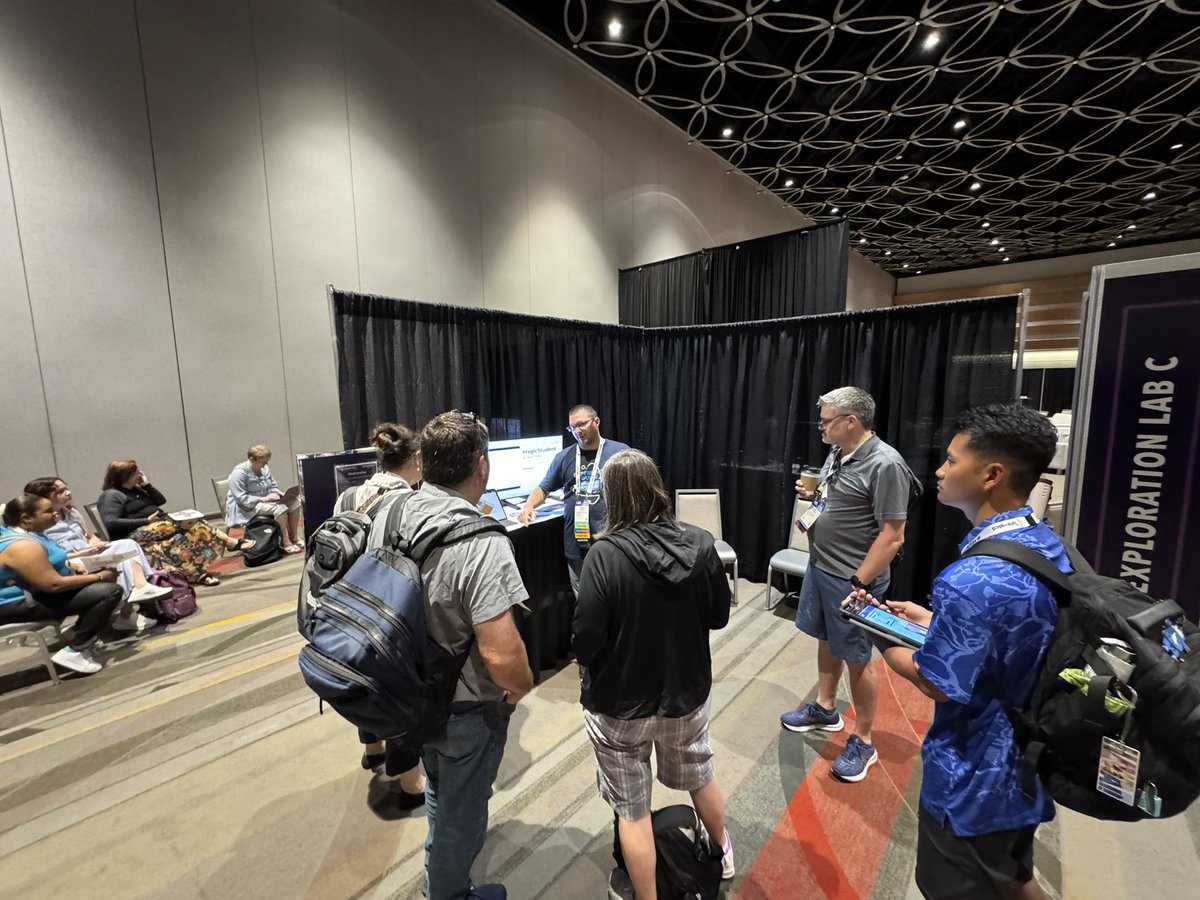 Innovation Arcade presenters are some of the best around!  #ISTElive #ASCDannual #InnovationArcade <a href="/ISTEofficial/">ISTE</a> <a href="/ASCD/">ASCD</a>