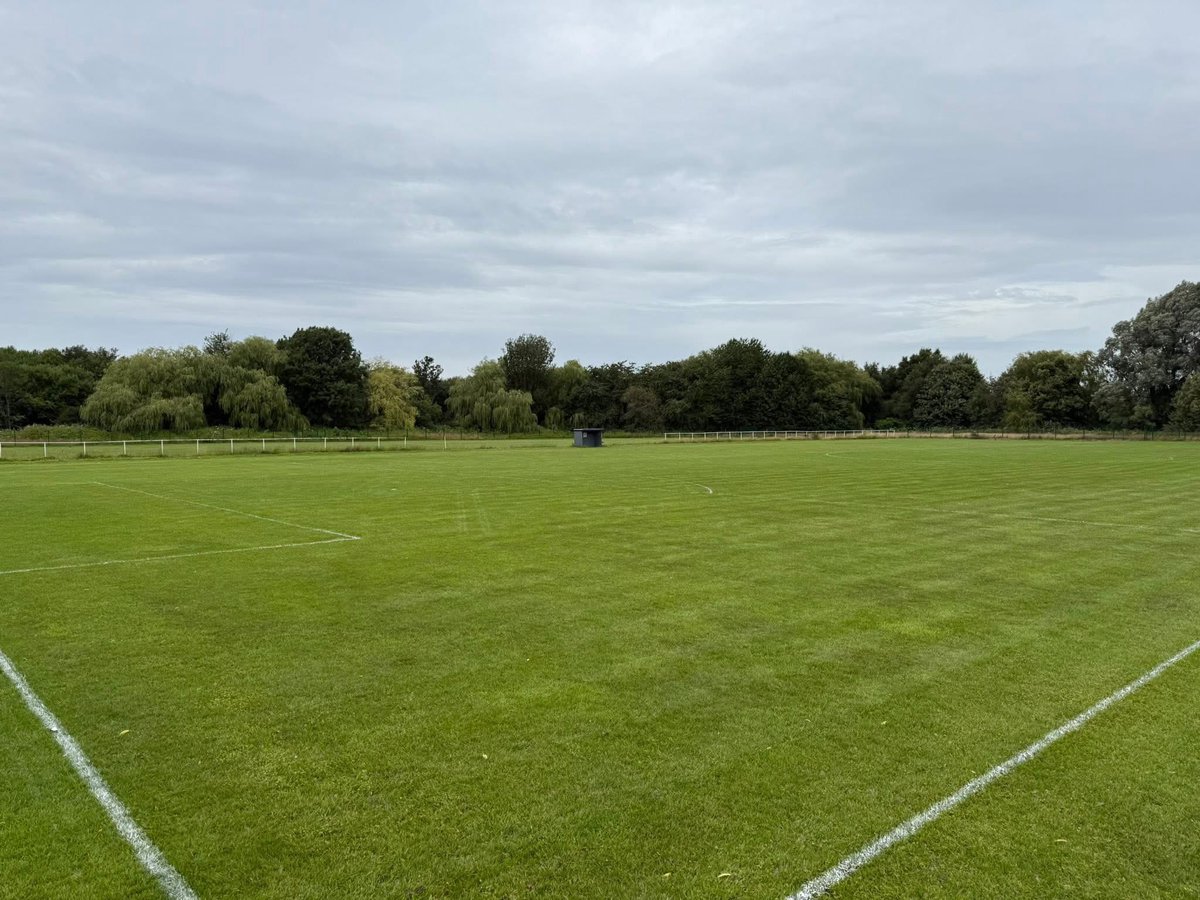 Radcliffe_Town's tweet photo. Preparations are complete ✅ for tomorrow’s opening Pre Season Games where we look forward to welcoming Milltown. 

Freshly cut and marked out, the pitch is looking immaculate 🤌🏼👌🏼

As always, its all down to our incredible volunteers ❤️💙

#Grassroots https://t.co/57iGjtQuDi