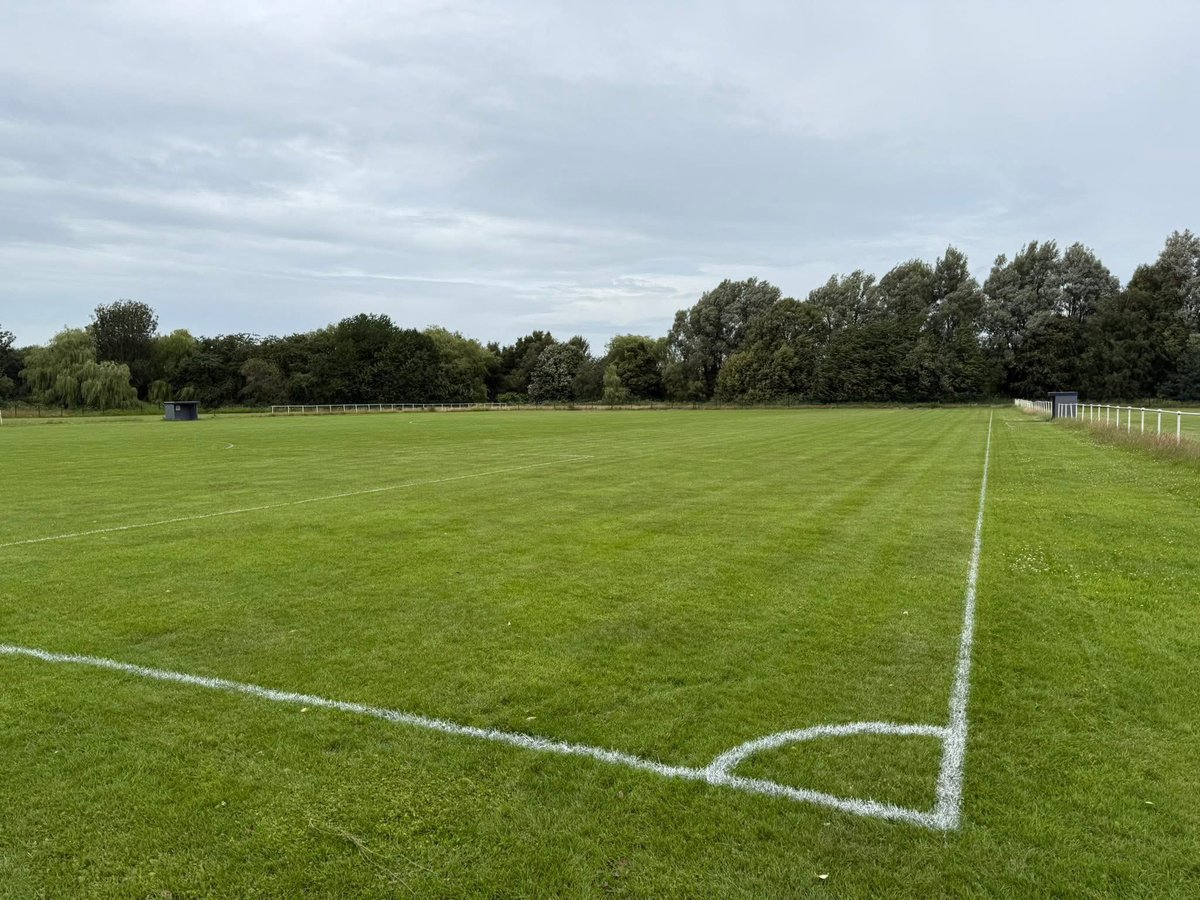 Radcliffe_Town's tweet photo. Preparations are complete ✅ for tomorrow’s opening Pre Season Games where we look forward to welcoming Milltown. 

Freshly cut and marked out, the pitch is looking immaculate 🤌🏼👌🏼

As always, its all down to our incredible volunteers ❤️💙

#Grassroots https://t.co/57iGjtQuDi