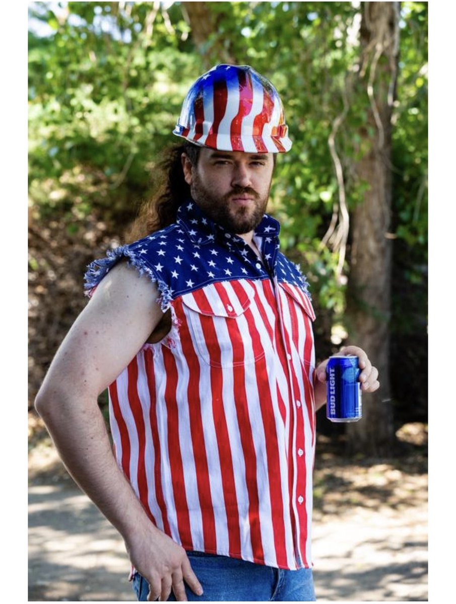 Happy Independence Day! Believe it or not this is NOT an old photo of the great American known as ⁦<a href="/JZ_Graham/">🍗🇺🇲Bojangles Champion 🇺🇲🍗</a>⁩ but I think we can all agree, he shares his charisma &amp; style!