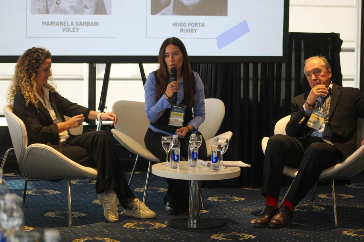⚽️ ENTRETIEMPO: ENCUENTRO ENTRE CIUDADES QUE PARTICIPAN DE ENTRENAMIENTO PARA UNA GESTIÓN EFICIENTE. Intendentes/as, funcionarios/as y aliados se reunieron para trabajar en herramientas de liderazgo y coordinación que son claves para encarar una planificación estratégica.