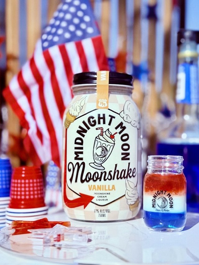 midnightmoonusa's tweet photo. Cool, creamy, and ready to party like it’s 1776. 🎇 Vanilla never tasted so free. 🇺🇸 #Moonshake #July4th https://t.co/9XFrDR25gq