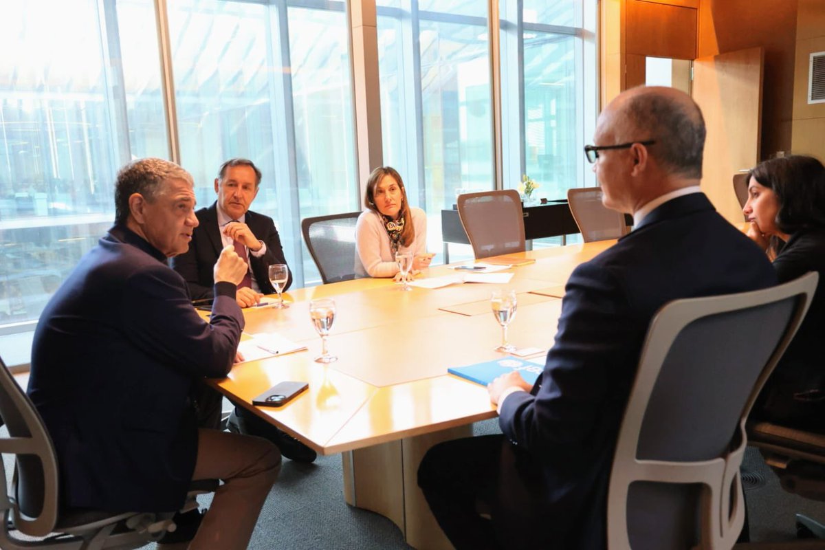 Fulvio Pompeo (@fulviop) on Twitter photo Garantizar los derechos de la infancia y responder a sus necesidades es la mejor forma de proyectar futuro. Por eso, junto a @Aciuti acompañamos a <a href="/jorgemacri/">Jorge Macri</a> en el encuentro con <a href="/RafaelUNICEF/">Rafael Ramirez Mesec</a>, representante de <a href="/UNICEFargentina/">UNICEF ARGENTINA</a>. Desde la Ciudad reafirmamos nuestro compromiso con Garantizar los derechos de la infancia y responder a sus necesidades es la mejor forma de proyectar futuro. Por eso, junto a @Aciuti acompañamos a <a href="/jorgemacri/">Jorge Macri</a> en el encuentro con <a href="/RafaelUNICEF/">Rafael Ramirez Mesec</a>, representante de <a href="/UNICEFargentina/">UNICEF ARGENTINA</a>. Desde la Ciudad reafirmamos nuestro compromiso con