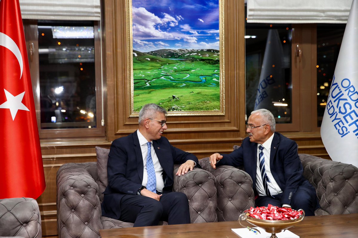 Sağlık Bakanımız Sayın Prof. Dr. Kemal Memişoğlu’nun Ordu programı kapsamında ilk olarak Şehir Hastanesi’nde incelemelerde bulunduk. İnşaatı büyük ölçüde tamamlanan hastanemizi yerinde değerlendirerek gelinen aşamayı gözden geçirdik.

Karadeniz’in en büyük sağlık yatırımlarından