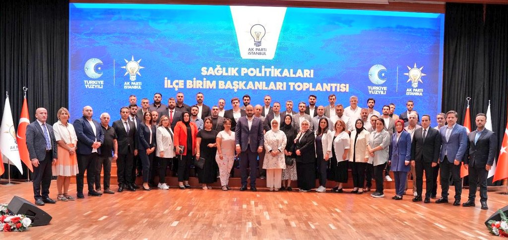 tbuygun1's tweet photo. Cumhurbaşkanımız Sayın @RTErdogan ’ın 2002’den bu yana inşa ettiği büyük sağlık vizyonu, İl Başkanımız Sayın @abdullahozdemir ’in liderliğinde İstanbul’un dört bir yanına kararlılıkla yansıtılacak.

Sağlık çalışanlarımızla, teşkilatlarımızla, sağlık STK’larımızla, kadınlarımızla, gençlerimizle, ailelerimizle birlikte; her mahallede, her sokakta, her hanede vatandaşımızın yanında olacağız.

Bugün; bahane değil çözüm üreten, hem sisteme hem sahaya hâkim bir yapıyı kurduk.
Derdin izini sürecek, derde derman olacak, yapılan her hizmeti sahada anlatacak bir anlayışla yola çıktık.
AK Parti’nin sağlık vizyonunu İstanbul’un her noktasına taşıyacağız.

@DrYerebakan @drmemisoglu