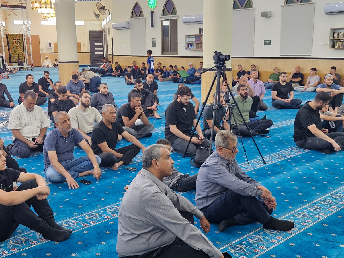 أمسية إيمانية بمناسبة ذكرى الهجرة النبوية في مسجد الفاروق في قلنسوة مساء اليوم تخللها تكريم شاب حافظ لكتاب الله.