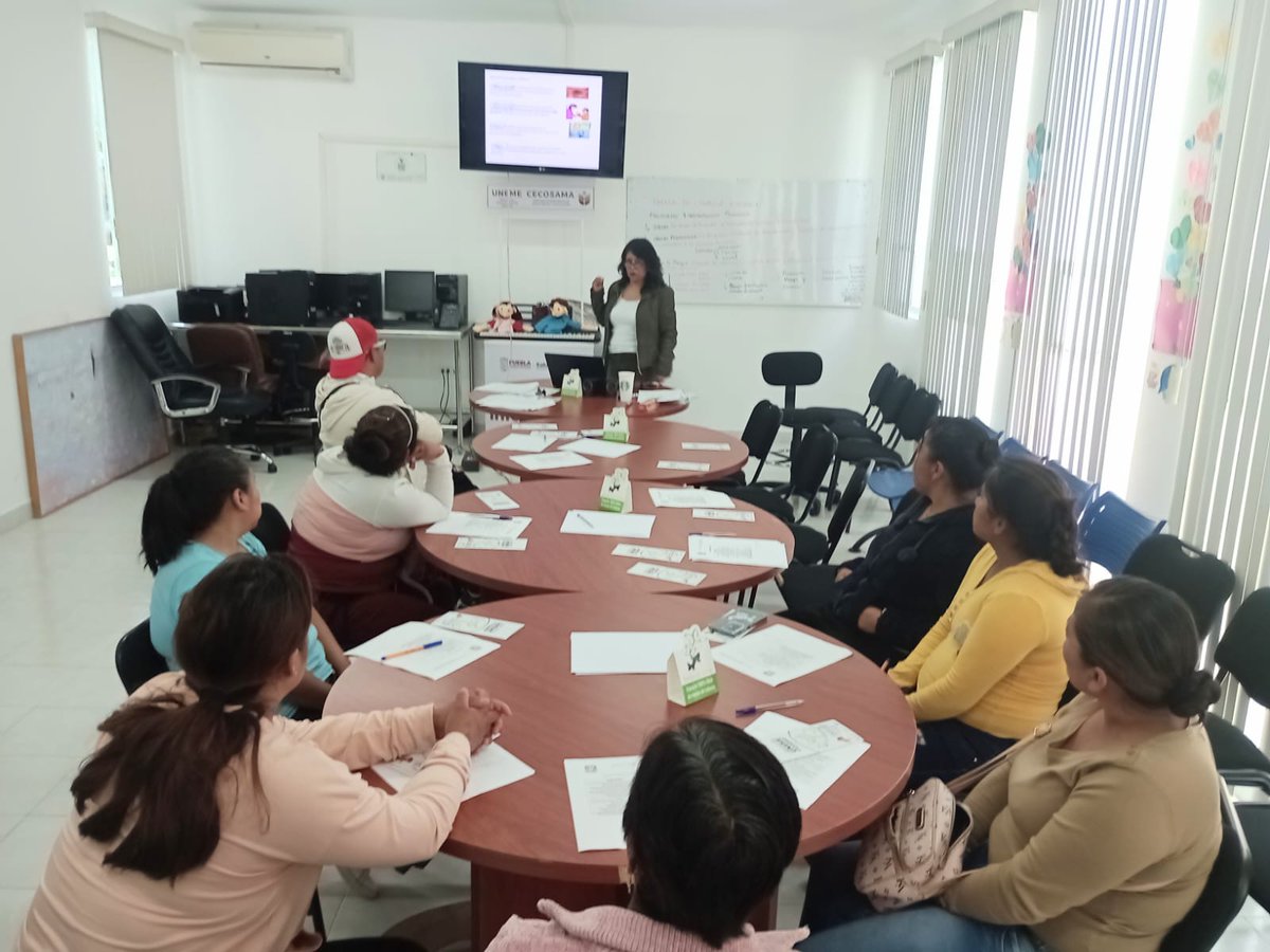 CapaSerdan's tweet photo. Termina el taller de crianza positiva en la uneme Cecosama CD Serdán. Seguimos previniendo!!!! https://t.co/NISXmDQi9V