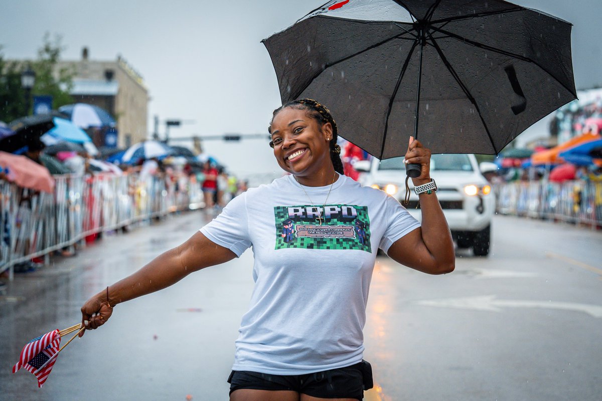roundrockpolice's tweet image. Soaked? Yes. Worth it? Absolutely.
Happy Fourth of July, Round Rock!🇺🇸
#Happy4th #UnityInOneCommUNITY #RoundRock #Police #July4thParade