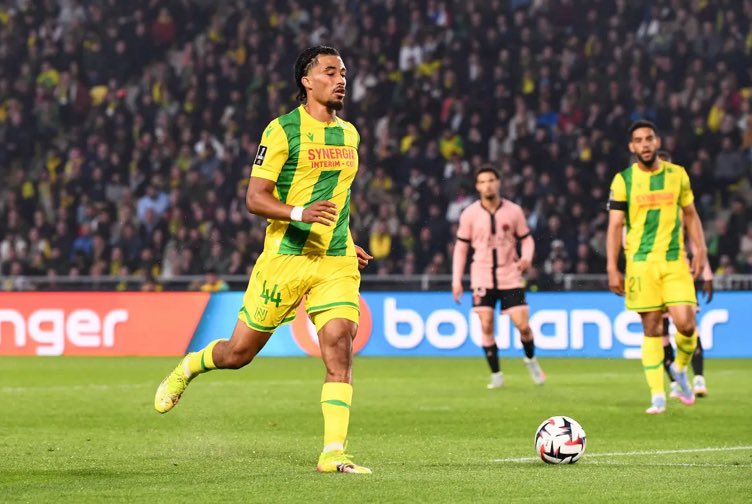 IntroInfos's tweet image. Info exclusive ✅

Nathan Zézé est séduit par le projet des Cherries et le défenseur français est ouvert à un transfert à Bournemouth 🔴⚫️

#FCNantes #Mercato #AFCB