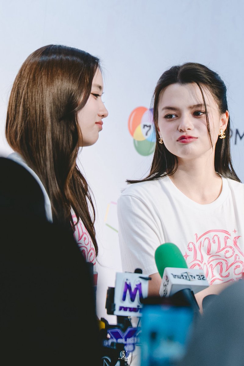 freenkyMYY's tweet photo. the everybody’s watching her, but she’s looking at you moment never ends 😭

GL MEGAPROJECT WORSHIP
#บวงสรวง4Elements https://t.co/0Y48oDChSQ