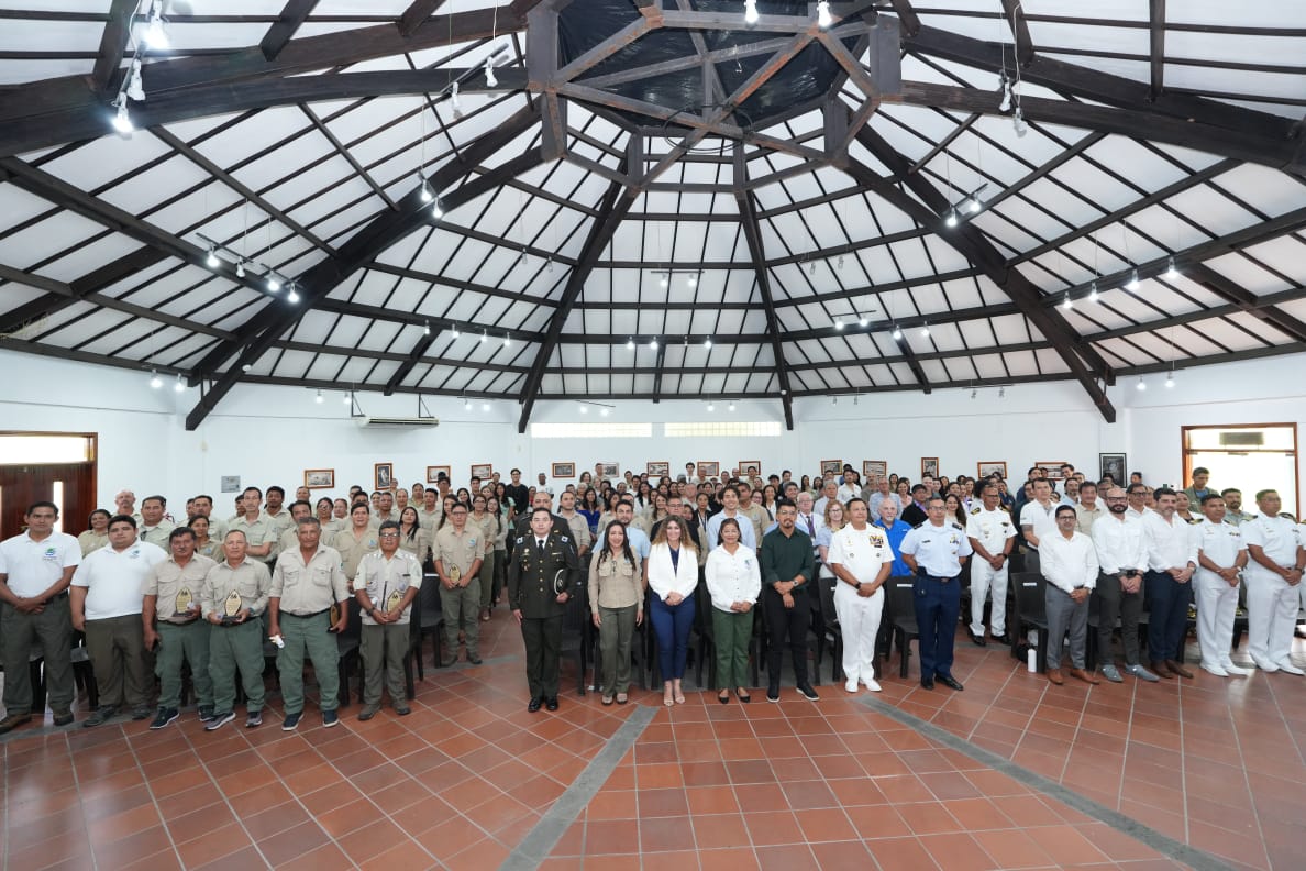 📍[BOLETÍN]   𝗣𝗮𝗿𝗾𝘂𝗲 𝗡𝗮𝗰𝗶𝗼𝗻𝗮𝗹 𝗚𝗮𝗹𝗮́𝗽𝗮𝗴𝗼𝘀, 𝗽𝗿𝗶𝗺𝗲𝗿𝗮  𝗮́𝗿𝗲𝗮 𝗽𝗿𝗼𝘁𝗲𝗴𝗶𝗱𝗮 𝗱𝗲𝗹 𝗘𝗰𝘂𝗮𝗱𝗼𝗿, 𝗰𝗲𝗹𝗲𝗯𝗿𝗮 𝟲𝟲  𝗮𝗻̃𝗼𝘀 𝗱𝗲 𝗰𝗿𝗲𝗮𝗰𝗶𝗼́𝗻

El Parque Nacional Galápagos celebró este 4 de julio, sus 66 años de creación como la