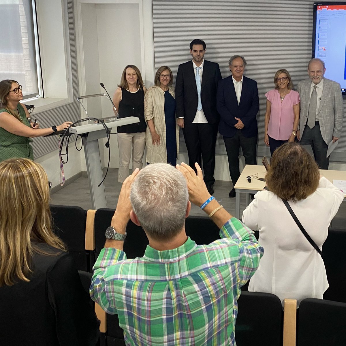 Endocarditis-Team Clínic Barcelona (@ieteamclinicbcn) on Twitter photo La tesis de Javier García, dirigida por <a href="/Cristina072020/">Cristina GDM</a> y Jose M Miró, es el resultado de 10 años de investigación rigurosa e incansable en el laboratorio de endocarditis experimental <a href="/hospitalclinic/">Hospital Clínic</a> <a href="/idibaps/">IDIBAPS</a> La presentación ha sido una gran fiesta para nuestro <a href="/IETeamClinicBCN/">Endocarditis-Team Clínic Barcelona</a> La tesis de Javier García, dirigida por <a href="/Cristina072020/">Cristina GDM</a> y Jose M Miró, es el resultado de 10 años de investigación rigurosa e incansable en el laboratorio de endocarditis experimental <a href="/hospitalclinic/">Hospital Clínic</a> <a href="/idibaps/">IDIBAPS</a> La presentación ha sido una gran fiesta para nuestro <a href="/IETeamClinicBCN/">Endocarditis-Team Clínic Barcelona</a>
