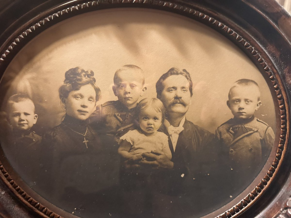 JaworskiForTX's tweet image. Happy Fourth of July from The Jaworski Family. We acknowledge and respect our loved ones, Americans present and past. Our ancestors emigrated to America, searching for freedoms, and they found them here.
Becca and I wish everyone a great day celebrating while remembering our…