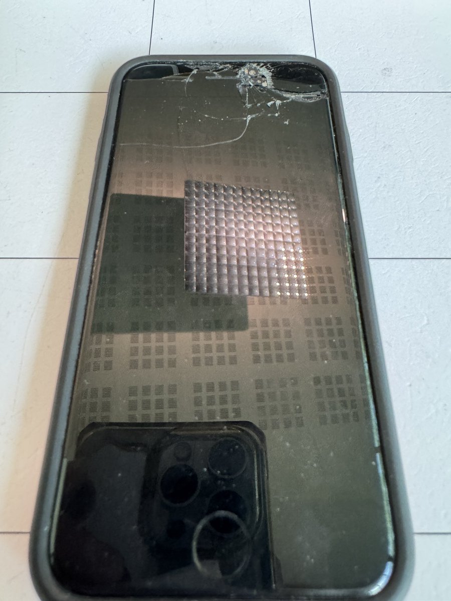 fixmyscreenuk's tweet photo. On-site repair completed this morning in Longridge of an iPhone SE(2) all completed in about 20 minutes and off to next repair in Fulwood. 

#repair #mobile #screen #southport #preston #longridge #glass #fulwood #smashed #fix #like #follow #quote #company #business https://t.co/1U32ZJEW35