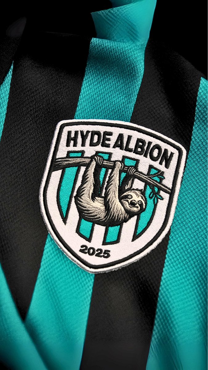 Two football badge designs recently completed ✅🔥

What do we think?? 🤔 #FootballBadge