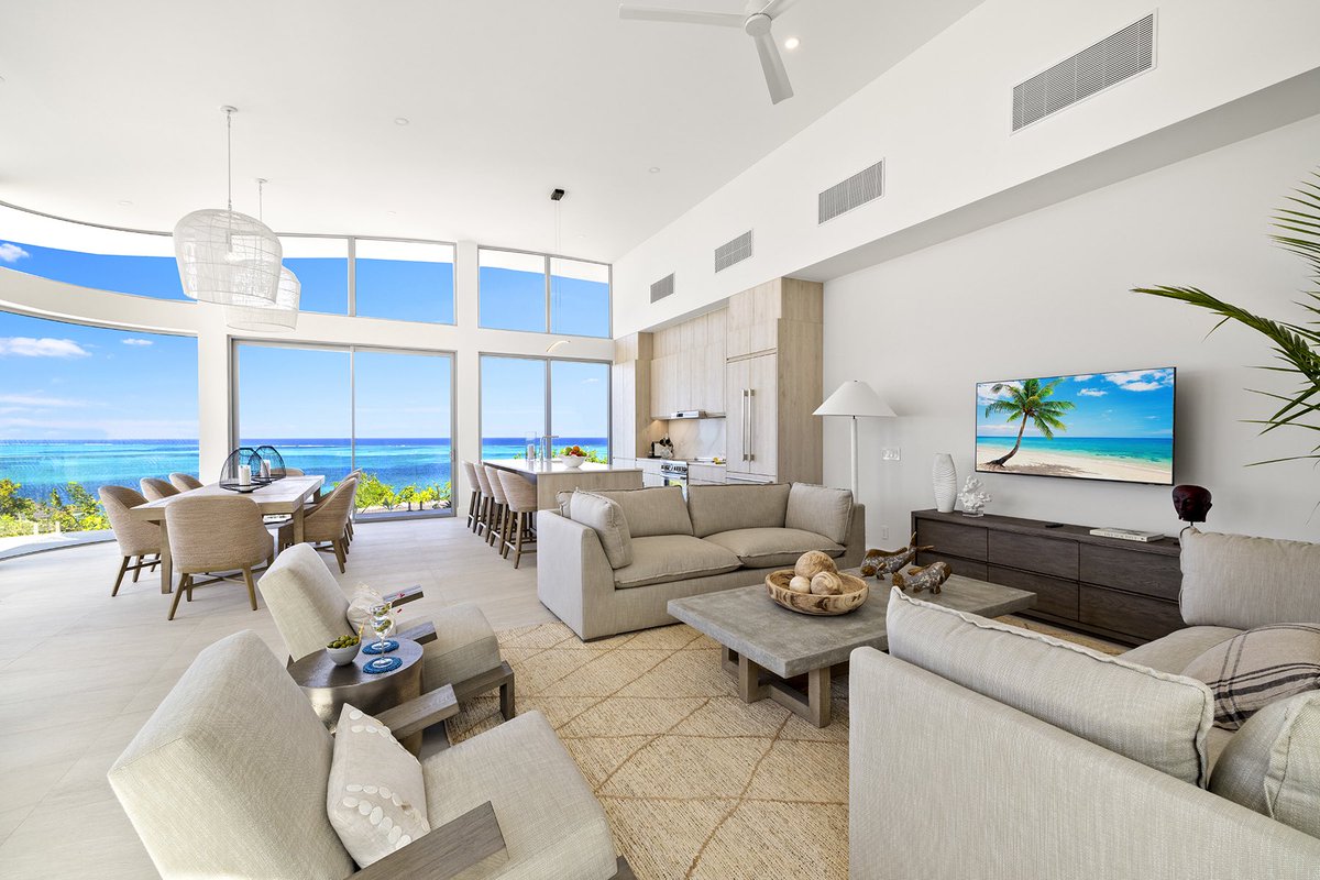 TheSummitofTCI's tweet photo. Family gatherings on a Friday? Stunning communal great rooms with sweeping ocean views + openplan kitchens = unforgettable evenings. 

#thesummit #turksandcaicos #turksandcaicosvillas #sustainablevillas #bluemountain https://t.co/rVyu8UVoTT