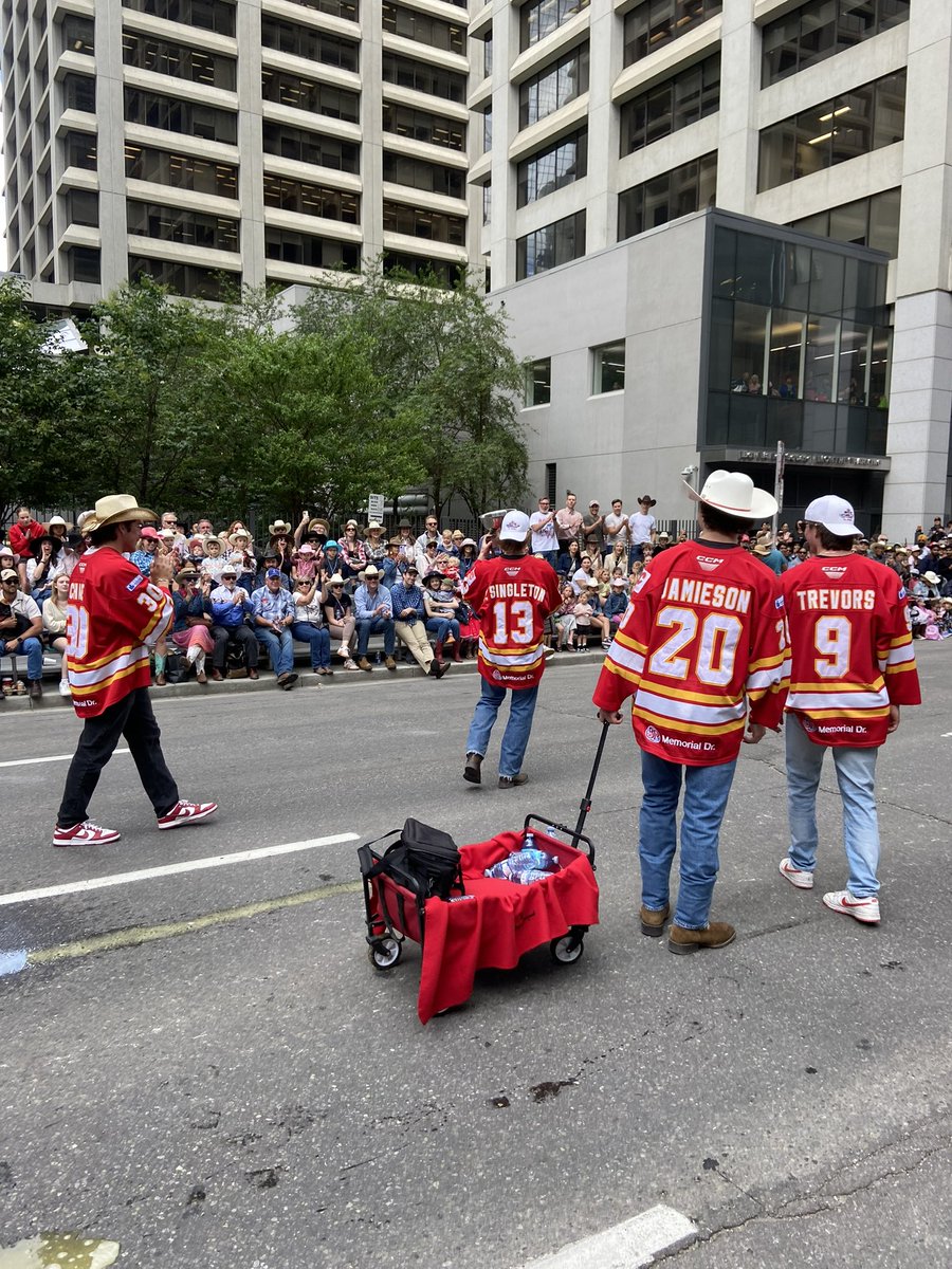 Calgary_Canucks's tweet image. Kicking off the Calgary Stampede in the best way 🤠