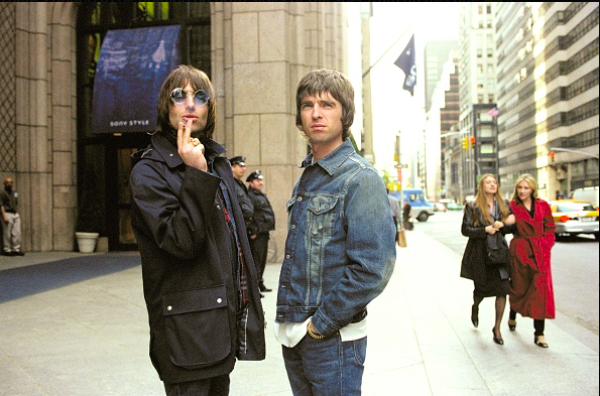 liza_sharkey's tweet image. To coincide with Oasis walking on stage tonight for the first time in 16 years 🎇🎇🎇 here&apos;s another look at my thoughts on their reunion

elizabethsharkey.co.uk/the-great-brit…