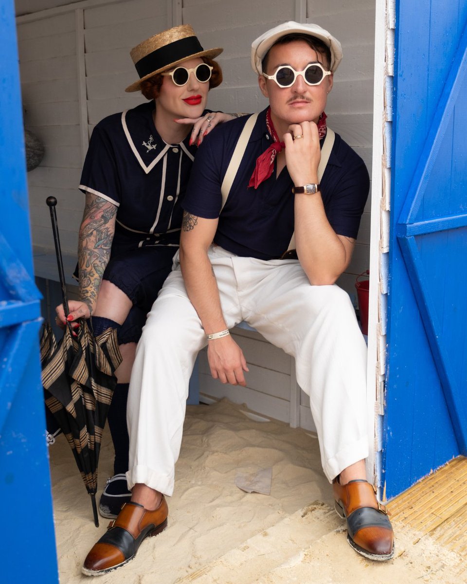 goodwoodrevival's tweet image. We may be inland here at #GoodwoodRevival but that doesn't stop us from channelling the seven seas in our #RevivalStyle. Nautical themes were strong in '50s women's fashion with the sailor blouse evolving into the sailor dress complete with bow or tie to accent the neckline. Will…