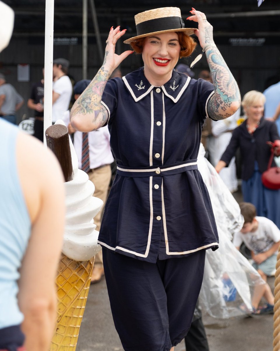 goodwoodrevival's tweet image. We may be inland here at #GoodwoodRevival but that doesn't stop us from channelling the seven seas in our #RevivalStyle. Nautical themes were strong in '50s women's fashion with the sailor blouse evolving into the sailor dress complete with bow or tie to accent the neckline. Will…