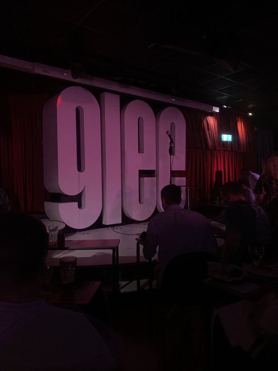 This should be a funny night #gleeclub