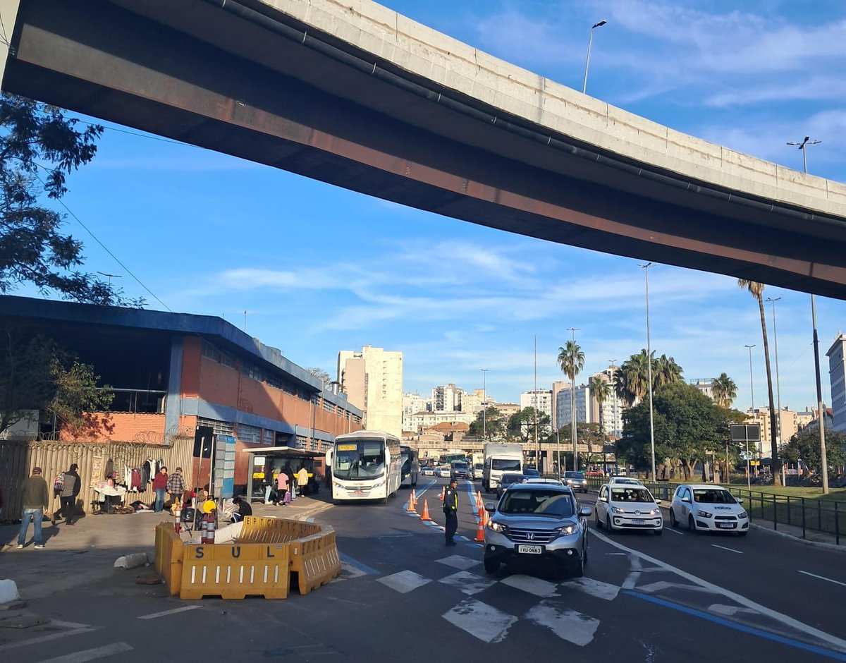 16h26 - #EPTC informa:

Abertura da Alça de acesso Av. Castelo Branco.