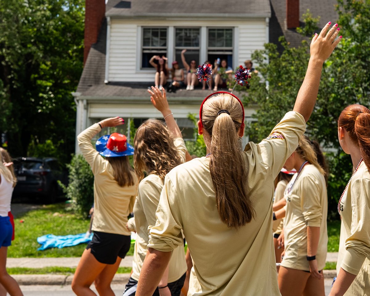 We had an amazing time marching in the July 4th parade! We hope you all join us at The Valley for soccer next month!

#elevAte