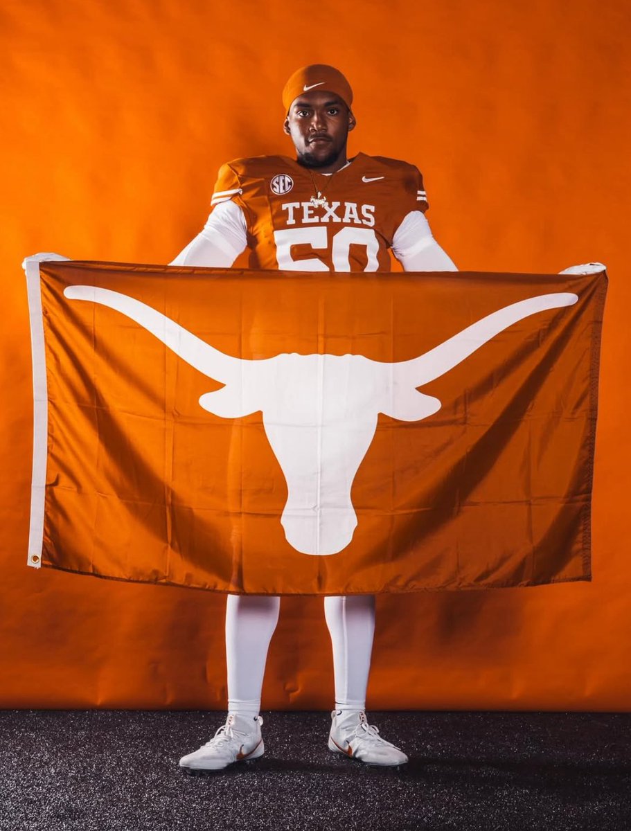 5-star North Crowley OT John Turntine III has committed to #Texas. 

OTF: ontexasfootball.com/forums/topic/7…