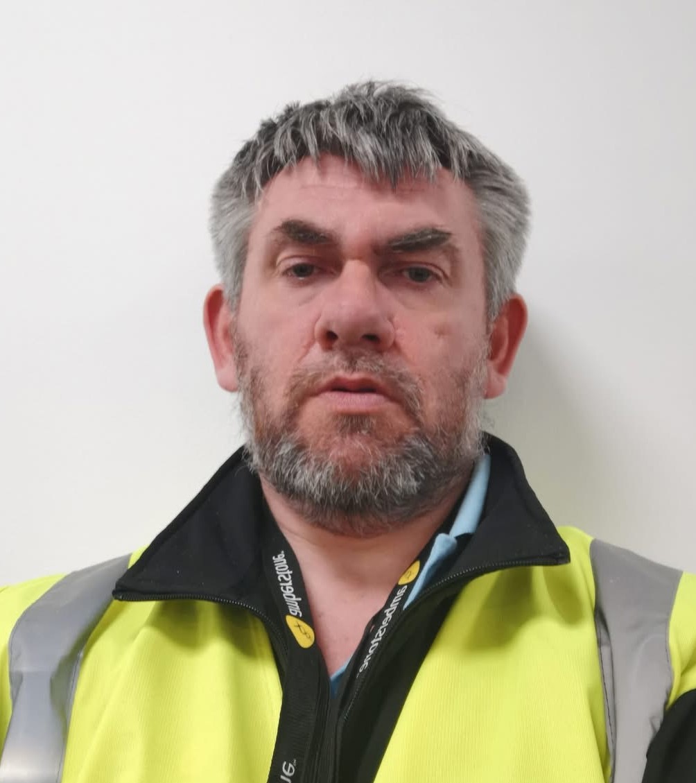 Appeal to trace Christopher Stevenson, 51, missing from Aberdeen/Aberdeenshire.

Christopher, from Dunfermline, may have been working “on a farm outside Aberdeen”. He's approx. 6ft2, grey hair &amp; goatee beard.

Info police via 101 quoting inc no 1763/04/07

orlo.uk/mRp7J