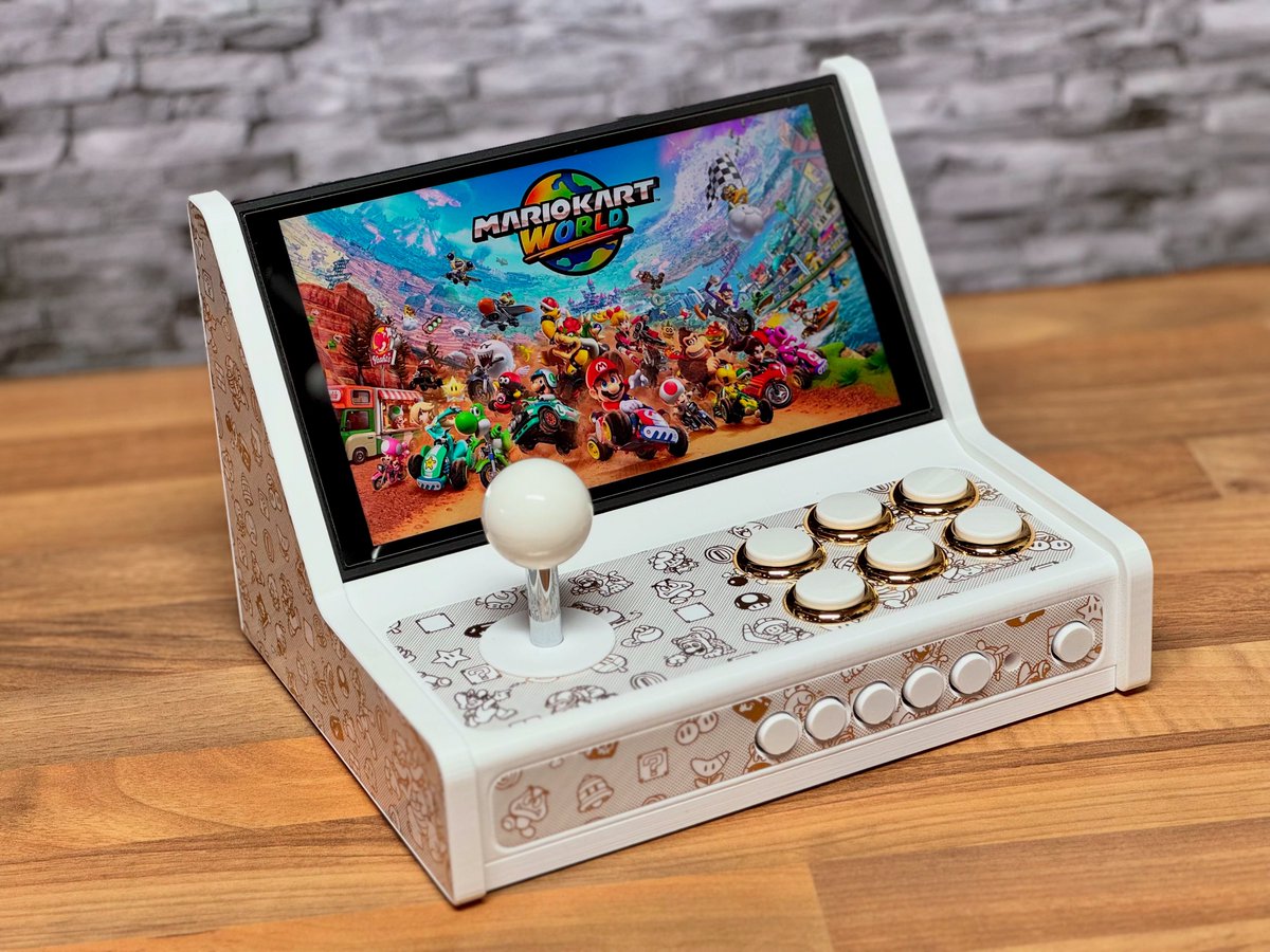 Le Bartop Nintendo Switch 2 est dispo ! Je travaille sur l’adaptation des thèmes existants ainsi que sur de nouveaux, comme OutRun et After Burner… et probablement d’autres surprises sympas !
Super avantage de la Switch 2 : on peut jouer et charger en même temps grâce au