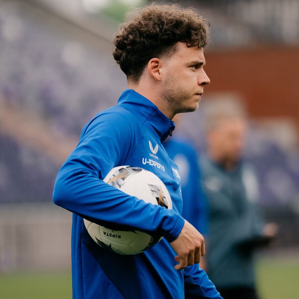 🚨| Maxim de Cuyper deve se tornar novo jogador do Brighton em breve.

-> O lateral belga era alvo da Roma e principalmente do Milan, que esteve perto de contratar o jogador.😔🇧🇪

[<a href="/FabrizioRomano/">Fabrizio Romano</a> 🌕]