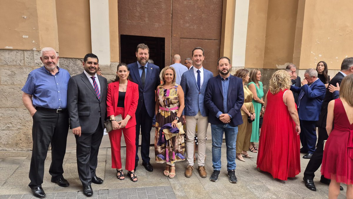 🎇 ¡Comienzan las Fiestas del Ángel en la capital turolense! 

Felicitamos al mantenedor Paco Gómez Sobreviela y a los ganadores del tradicional concurso de poesía

 ♥️ ¡A disfrutar de las ferias previas a la explosión festiva que supone la Vaquilla!

¡Felices fiestas turolenses!