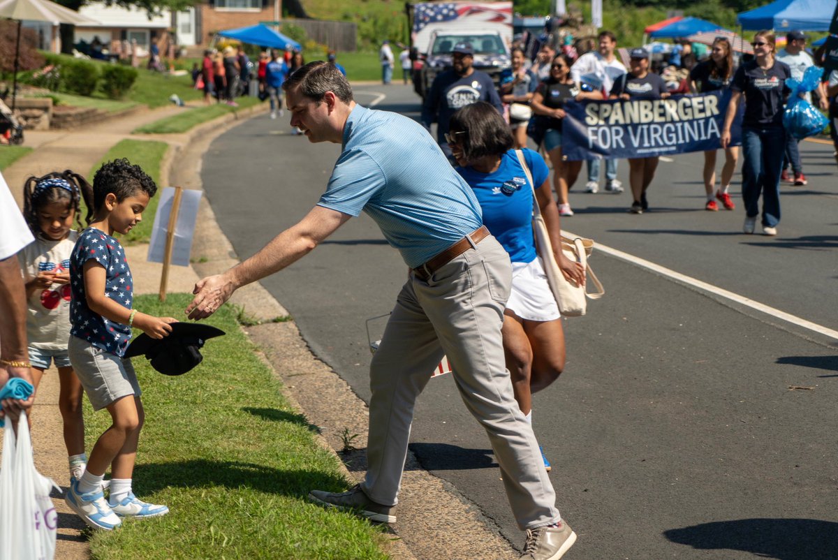 VA_JET's tweet image. Happy Independence Day! Serving in the Marines taught me that protecting America means making it more free, fair and just. Leaders like @SpanbergerForVA @SenatorHashmi and @jonesjay share that mission. Together, we’ll build a stronger Virginia.
